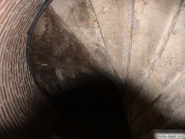 photo d'escalieur colimacon interieur castillet