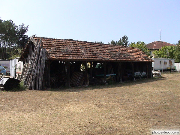 photo de vieille grange de bois
