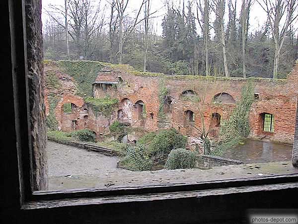 photo de murs en ruines