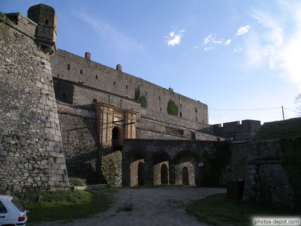 photo d'entrée fort de Bellegarde