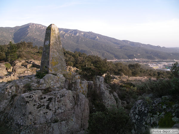photo de Borne frontière avec l'Espagne, Site Archéologique de Panissars