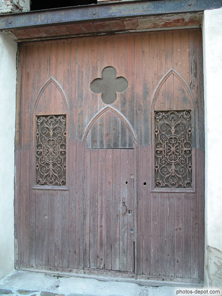 photo de porte en bois du Cloître