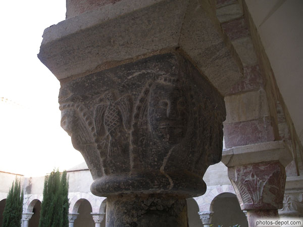 photo de Chapiteau de colonne du Cloître
