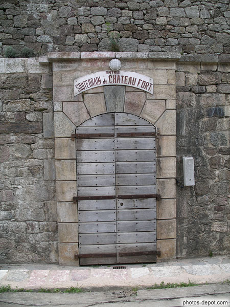 photo d'entrée du souterrain du chateau fort