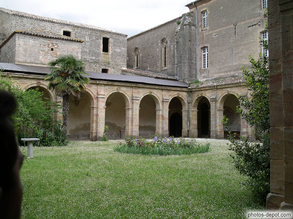 photo de Jardin du cloïtre, Abbaye de Lagrasse