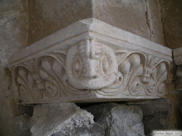 photo de Bas relief du Maître de Cabestany, Abbaye de  Lagrasse