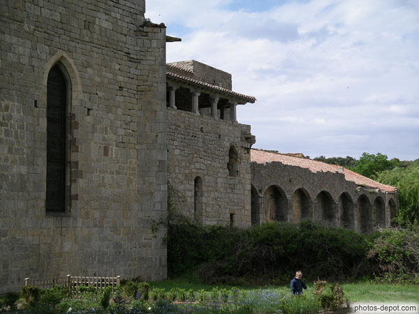 photo de terrasse du XIIIe siècle, Abbaye de Lagrasse