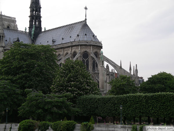 photo d'archivoltes cahédrale Notre Dame