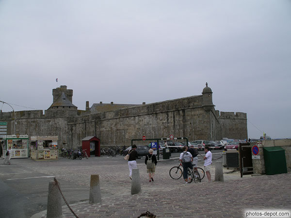 photo de Pointe des remparts abritant le château