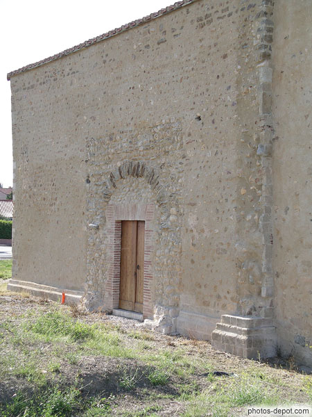photo d'ancien portail chapelle romane St Julien