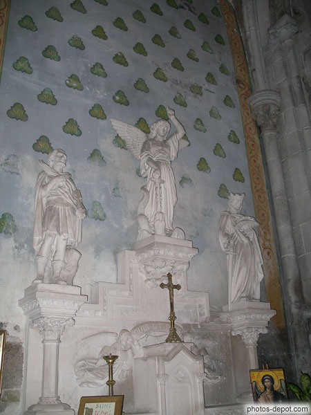 photo de Quis Ut Deus, autel en l'honneur de l'archange St Michel, Cathédrale St Samson