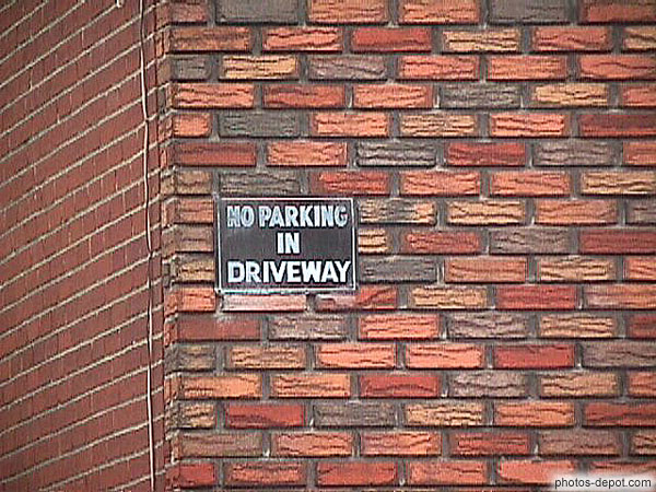 photo de No parking in driveway