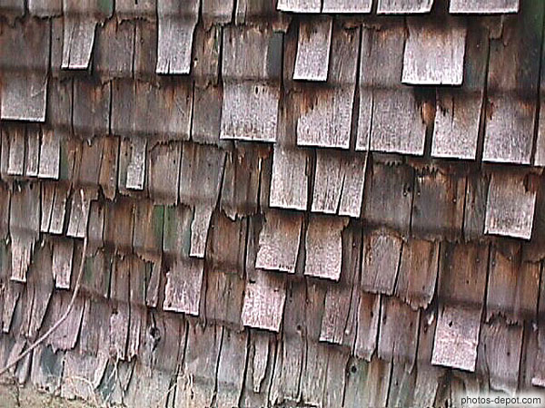 photo de mur recouvert de planchettes de bois