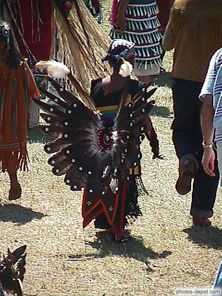 photo de costume Amérindien à plumes dans le dos