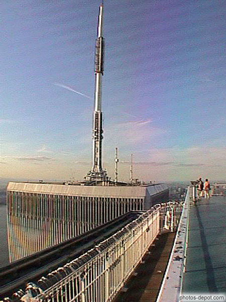 photo d'antenne sur le sommet des tours du world trade center