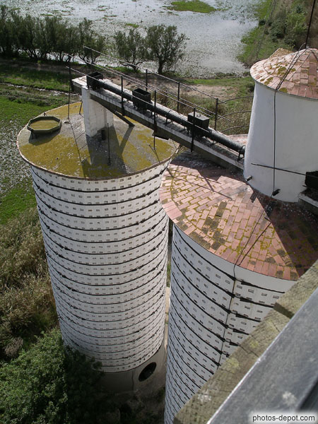 photo d'anciens silos servant d'observatoires