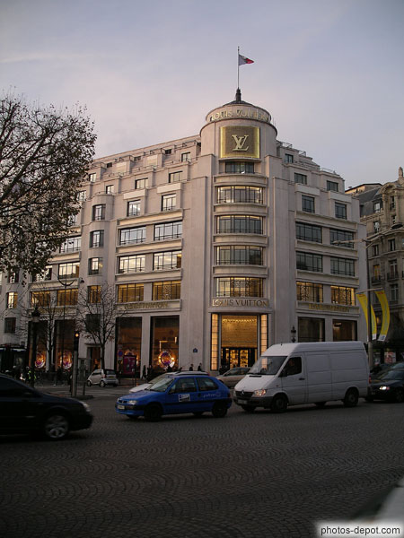 photo de magasins Louis Vuitton, champs Elysées
