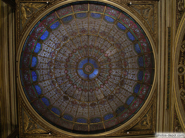 photo de vitrail rosace plafond St Philippe du Roule