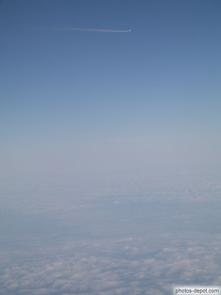 photo d'avion au dessus des nuages
