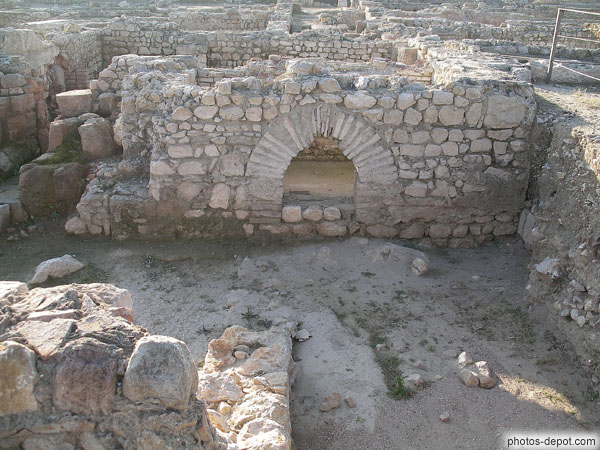photo de cité romaine fondée par Scipion l'africain colonisant la péninsule en 218 av. JC