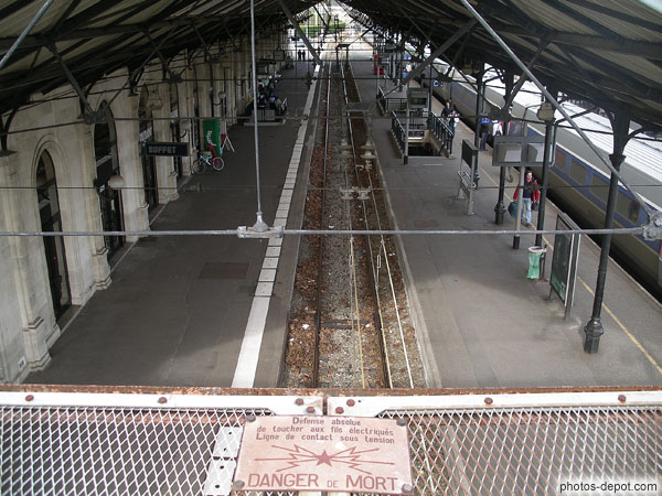 photo de rails et quais de la gare