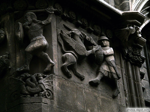 photo de St Michel combattant le dragon