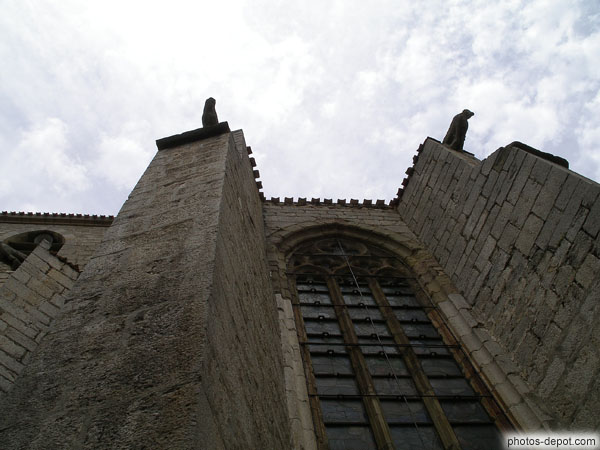 photo de contreforts et gargouilles de l'église St Michel