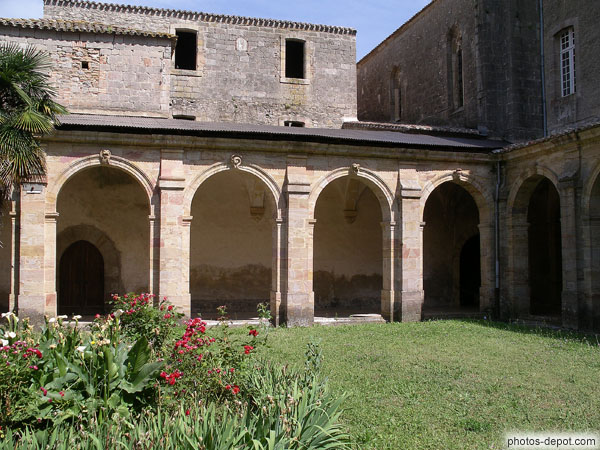 photo de cloître de l'Abbaye Ste Marie d'Orbieu