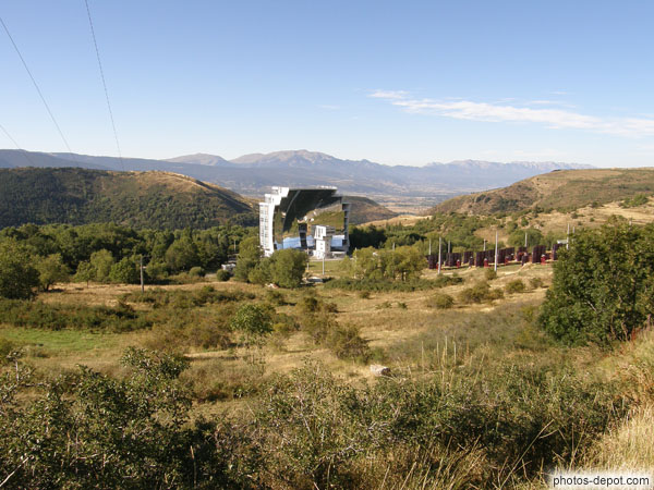 photo de Four solaire d'Odeillo et vallée de Cerdagne