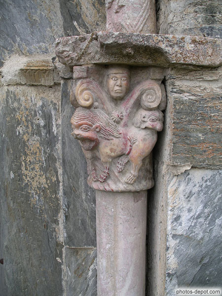 photo de Chapiteau colonne du portail