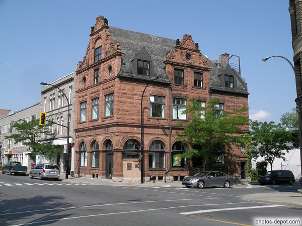 photo de Maison de pierre rouge banque de Montréal