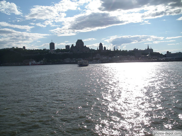 photo de La Ville de Québec depuis le fleuve
