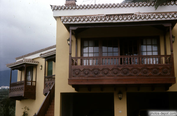 photo de balcons de bois