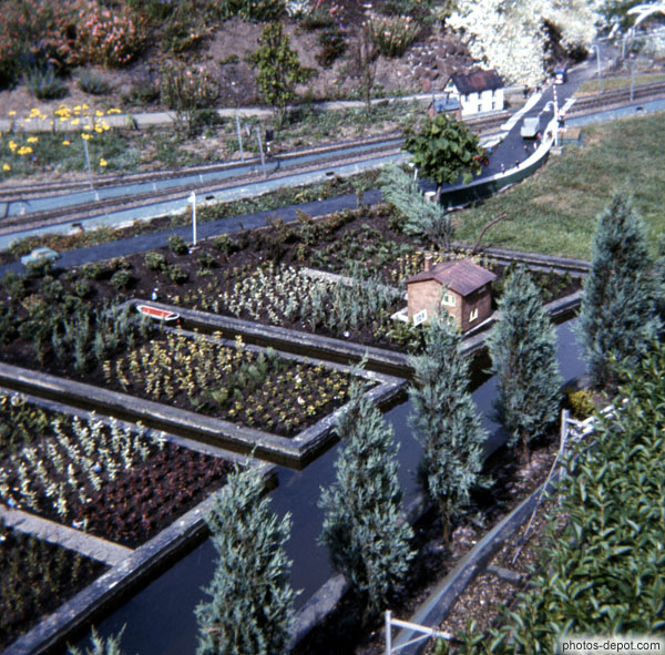 photo de jardins et canaux miniature