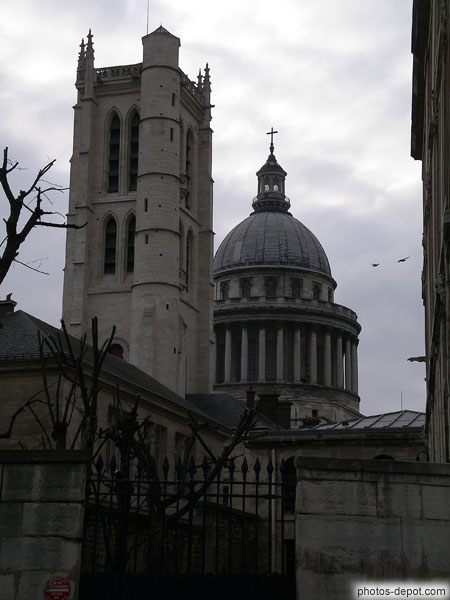 photo d'Ancienne tour basilique Ste Geneviève XIIe et Panthéon XVIIIe