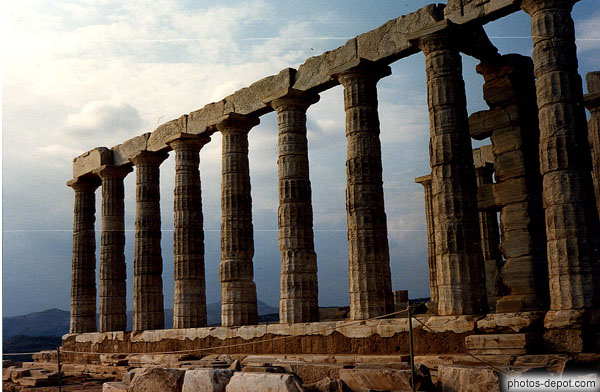 photo de Temple de Poseidon. 6,10 mètres de haut, pour un diamètre de 1 mètre à la base et 79 centimètres au sommet
