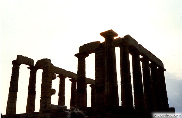 photo de ruines du temple de Poséidon, bâti au milieu du Ve siècle avant J.C.