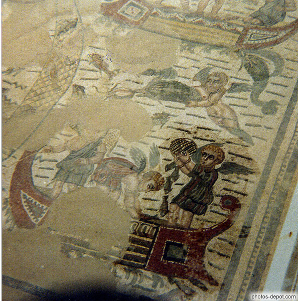 photo d'immenses mosaïques de la villa romaine montrant les fameuses femmes en bikini