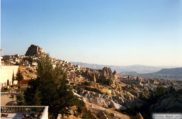 photo de vallée d'Ushisar et rochers de tuf