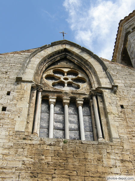 photo de fenêtres Sant Vicenc, église romane  aux chapelles latérales gothiques
