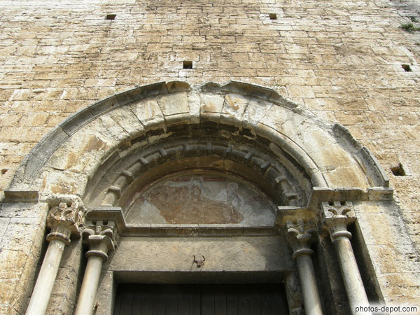 photo de Tympan portail église Sant Vicenc