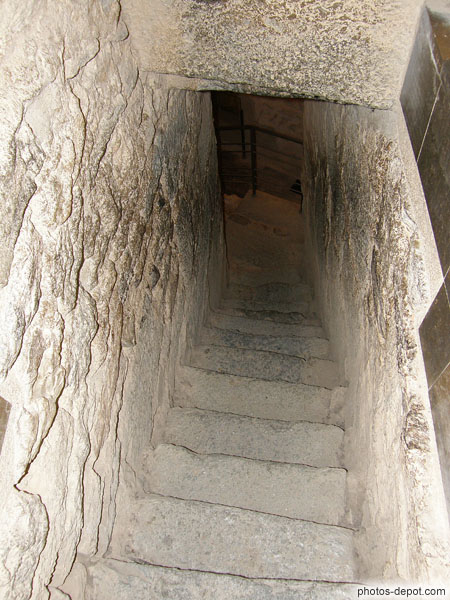 photo de descente dans la crypte