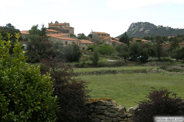 photo de village de Marcevol vu ru prieuré