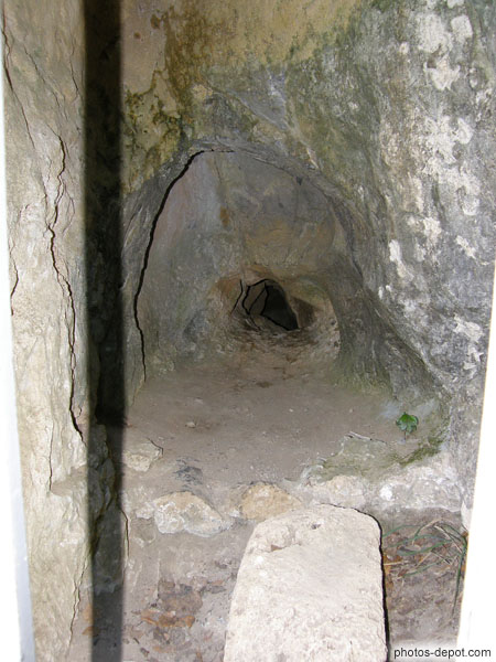 photo d'entrée d'une grotte