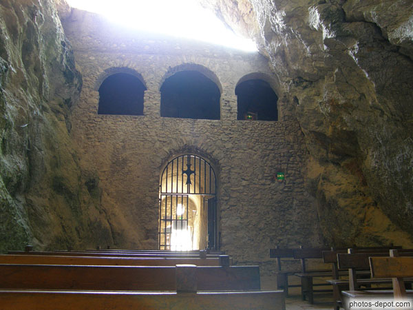 photo d'entrée de la chapelle-grotte