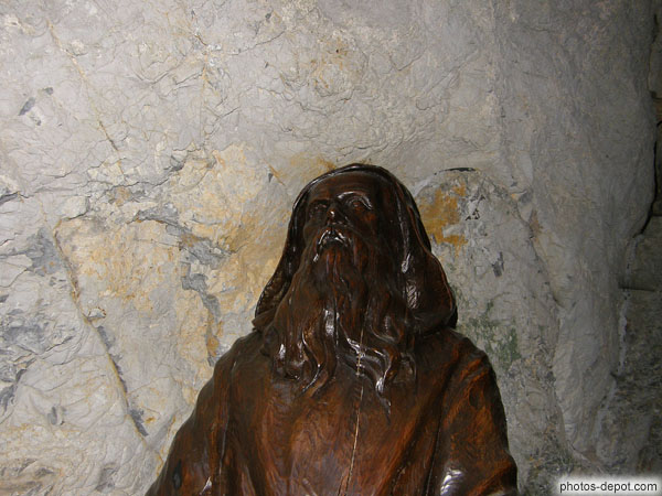 photo de tête de St Antoine le grand, bois sculpté