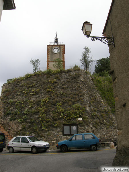 photo de clocher sur l'emplacement du chateau