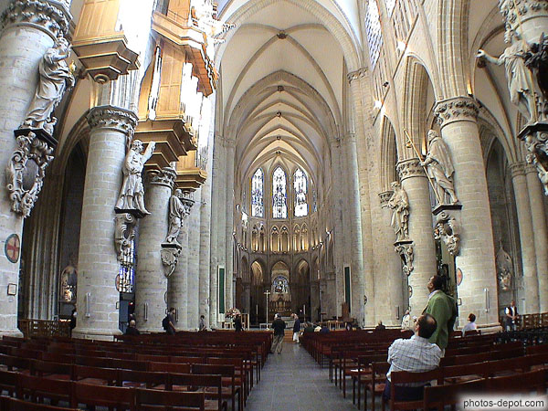 photo de vue centrale Cathédrale St Michel et St Gudule