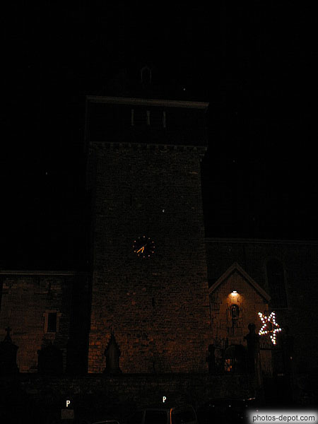 photo de tour occidentale de l'église carolingienne Sts Hermès et Alexandre