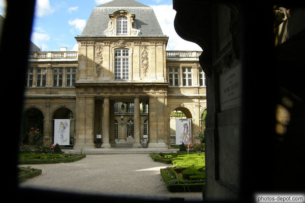 photo de cour du Musée Carnavalet présentant l'histoire de Paris